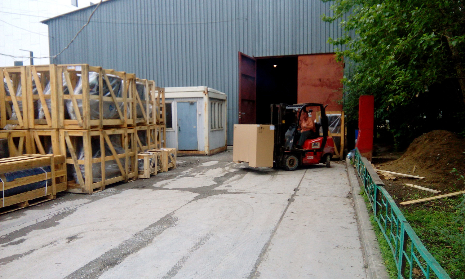 Отгрузка поршневых компрессоров Remeza СБ4/С-100.LB30A и Remeza СБ4/Ф-270.LB50 в транспортную компанию