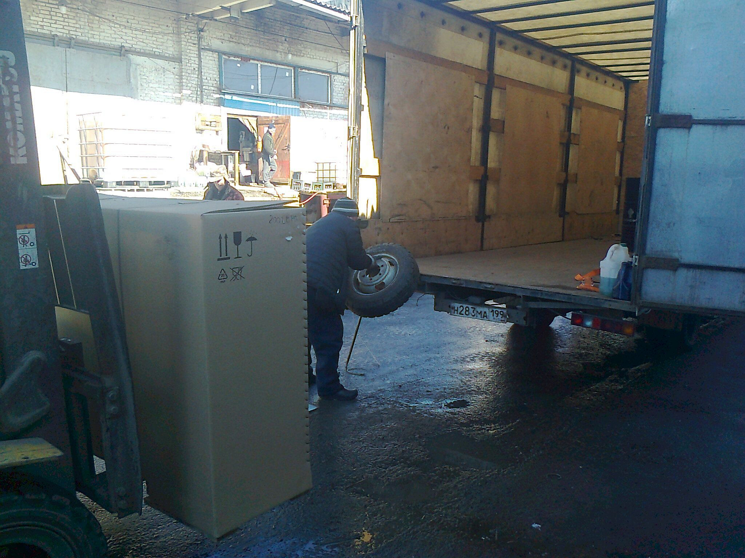 Отгрузка поршневого компрессора клиенту на производство из Ростова