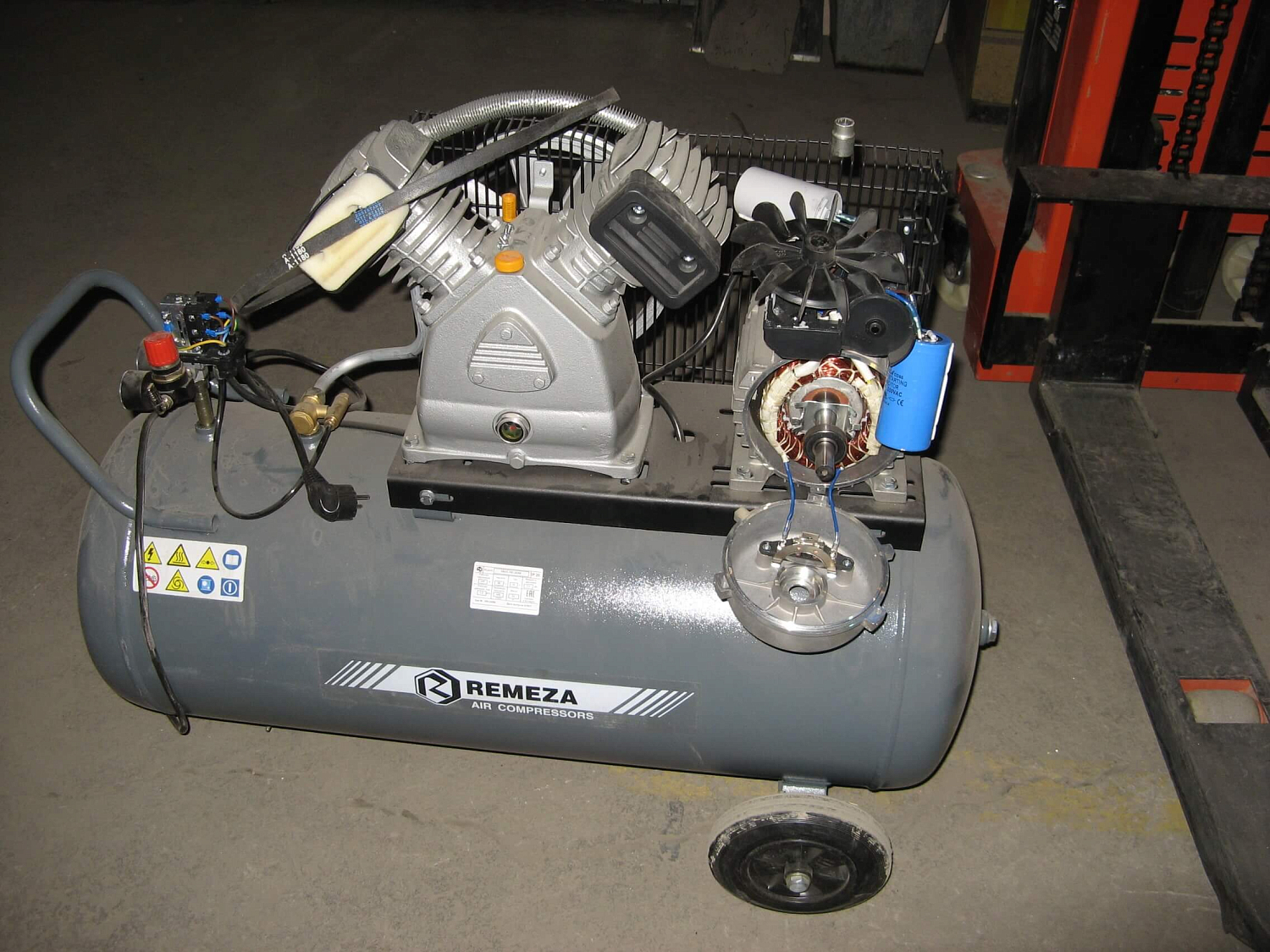 Ремонт поршневого компрессора REMEZA СБ4/С-100.LB30A в г. Екатеринбург